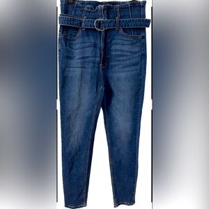 NWOT High rise jeans with double D buckle.